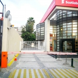 barrera-vehicular-lady4-en-banco-scotiabank-nunoa